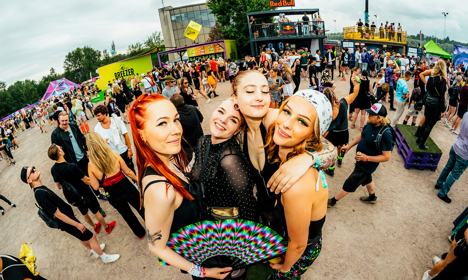 Ryhmäkuva Weekend Festivalista